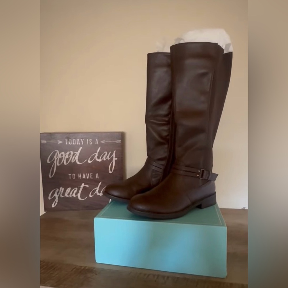 Vepose Turquoise Shoe Box